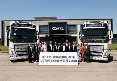 Volvo Trucks, DNT Uluslararası Nakliyat’a Gerçekleştirdiği Filo Teslimatıyla Ege Bölgesi’ndeki Gücünü Artırıyor