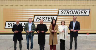 Daimler Truck AG’nin Avrupa’daki İlk Konteyner Veri Merkezi Aksaray Kamyon Fabrikası’nda Devreye Alındı Daimler Truck AG’nin Avrupa’daki İlk Konteyner Veri Merkezi Aksaray Kamyon Fabrikası’nda Devreye Alındı