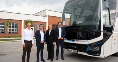 Almanya Federal Çalışma ve Sosyal İşler Bakanı, MAN Türkiye’nin Ankara Tesisini Ziyaret Edip eCoach ile Test Sürüşü Yaptı