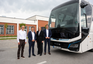 Almanya Federal Çalışma ve Sosyal İşler Bakanı, MAN Türkiye’nin Ankara Tesisini Ziyaret Edip eCoach ile Test Sürüşü Yaptı Almanya Federal Çalışma ve Sosyal İşler Bakanı, MAN Türkiye’nin Ankara Tesisini Ziyaret Edip eCoach ile Test Sürüşü Yaptı